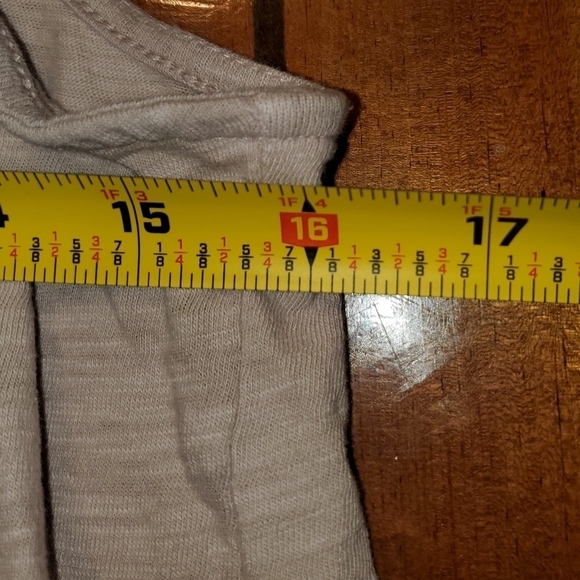 Old Navy Medium Tanktop Keyhole Back Mesh Lace Top - Picture 4 of 9